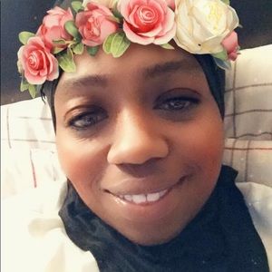 Meet your Posher, Nia